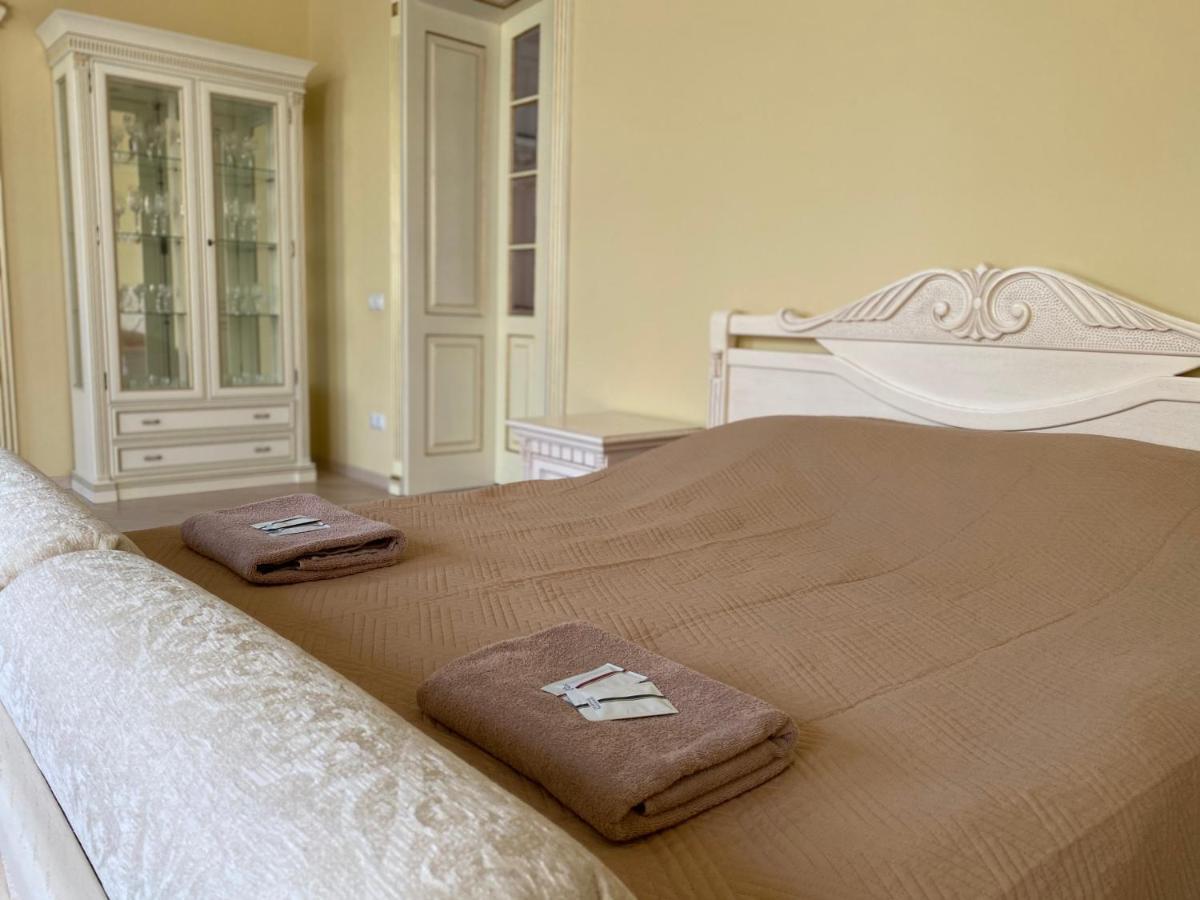 Grand Apartment Lviv Exterior photo