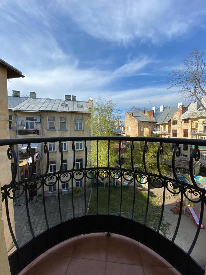 Grand Apartment Lviv Exterior photo